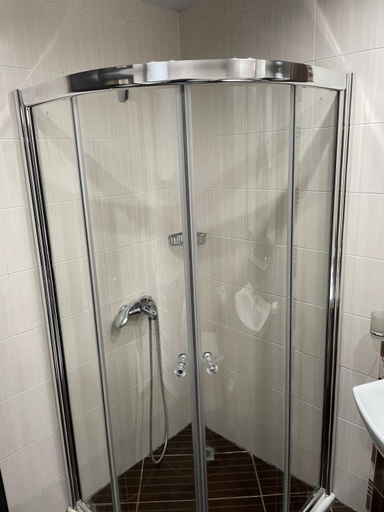 Bathroom 3, Day Dream, Burgas