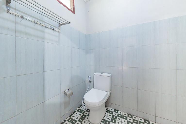 Bathroom 4, RedDoorz Syariah @ Gambung Ciwidey, Bandung