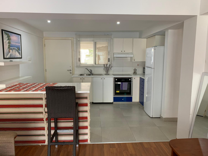 Others 2, Napa Blue Apartment, XXL Pool,in Hearth of Ayia Napa