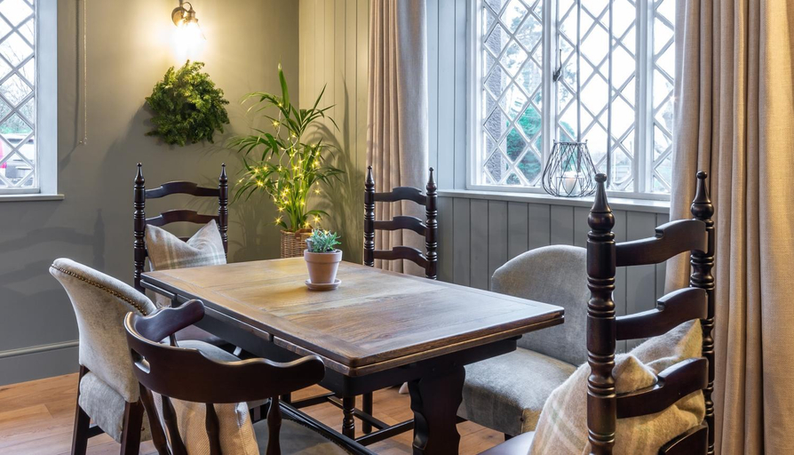 Food & Drinks 5, Griffin Inn, Denbighshire