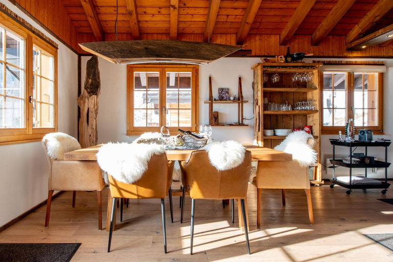 Others 5, Chalet Bijou, Goms