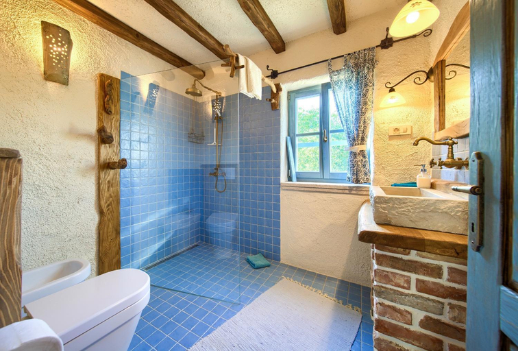 Bathroom 4, HERITAGE Villa AQUAMARINE, Malinska-Dubašnica