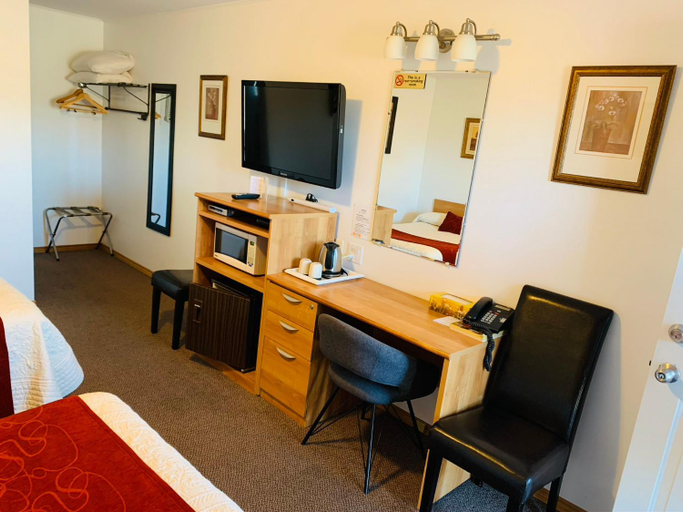 Bedroom 3, Bo-Mark Motel, Nipissing