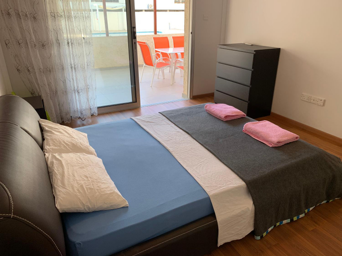 Others 3, Napa Blue Apartment, XXL Pool,in Hearth of Ayia Napa