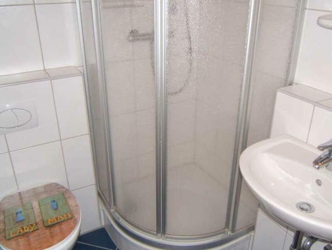 Bathroom, "At Low 8" Merchant, Friesland