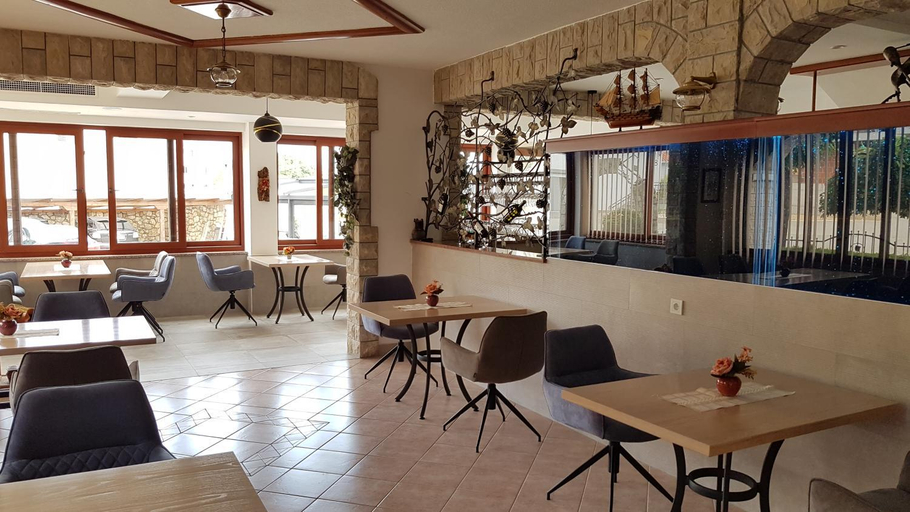 Food & Drinks 4, Villa Vista, Malinska-Dubašnica