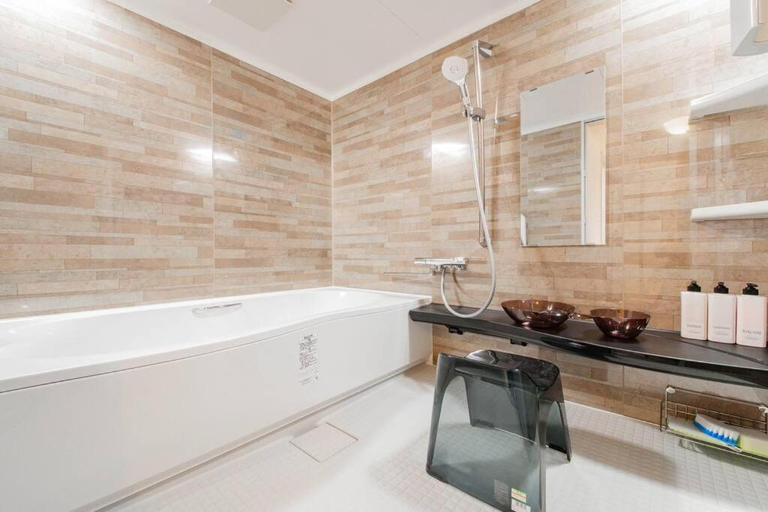 Bathroom 5, The Blaubaum Toya, Tōyako