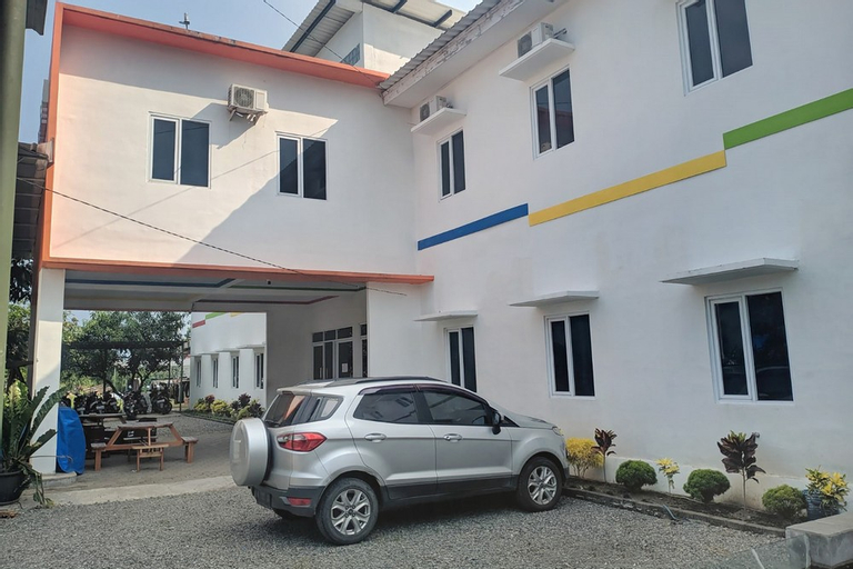 Exterior & Views 2, Urbanview Hotel Mutiara Persada Syariah Majalengka by RedDoorz, Majalengka