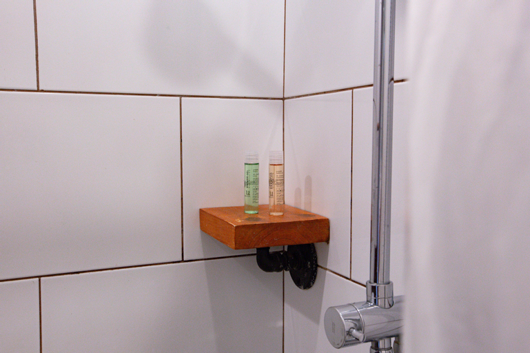 Bathroom 26