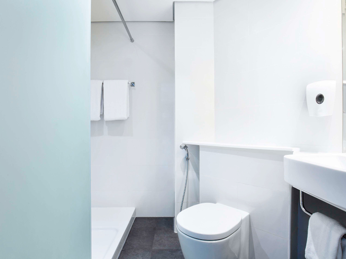 Bathroom 5, ibis Styles Sharjah, Sharjah City