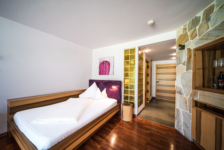 Bedroom 4, Hotel Krallerhof, Zell am See