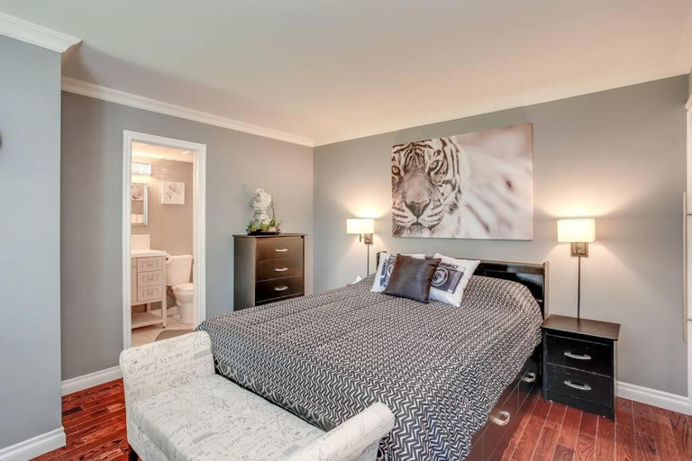 Bedroom, Blue Mountain Luxury Studio, Grey