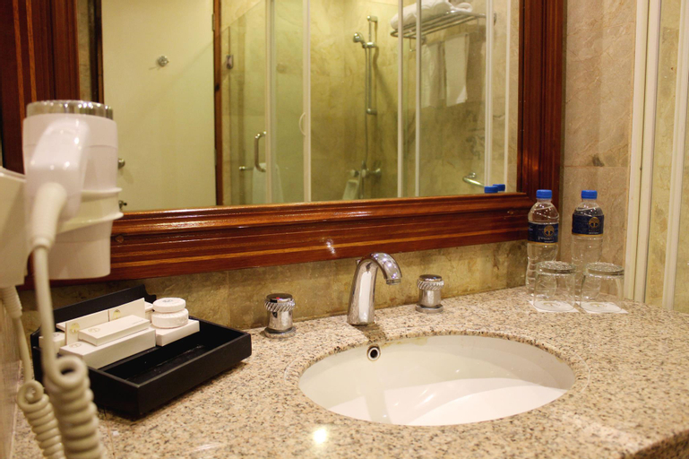 Bathroom 4