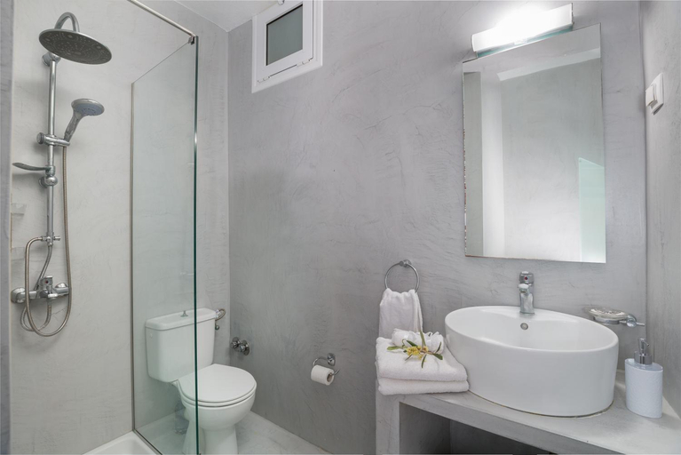 Bathroom 3, Finata Studios, Ionian Islands