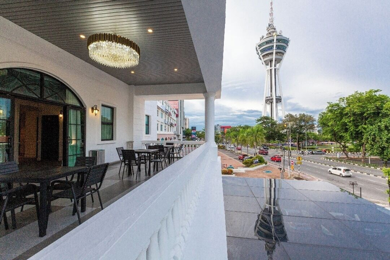 Exterior & Views 27