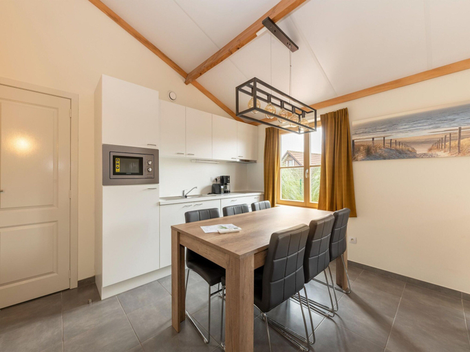 Private kitchen 5, Holiday Home in Koksijde With Garden, West-Vlaanderen