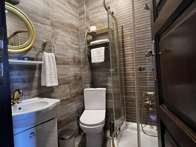 Bathroom 4, Tahir Aga Konagi Hotel, Merkez