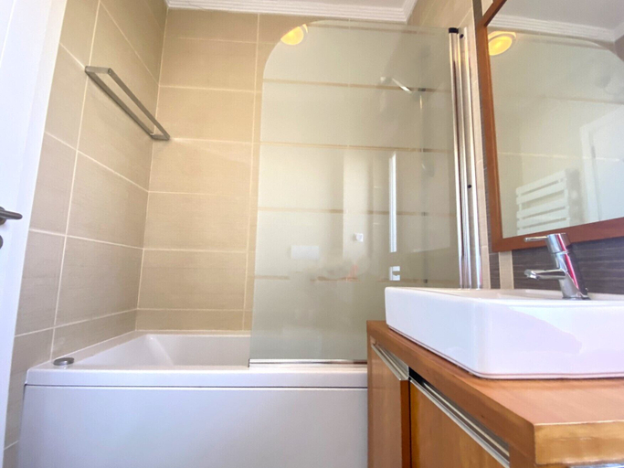 Bathroom 2, Olhão Stylish by Homing, Olhão