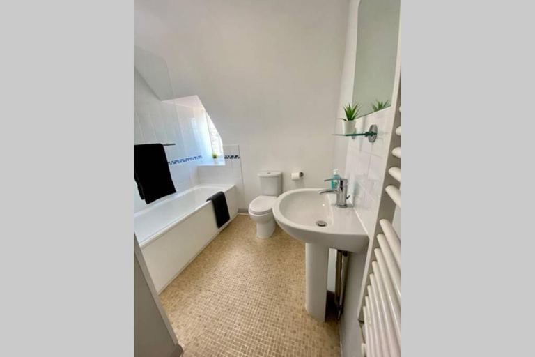 Bedroom 16