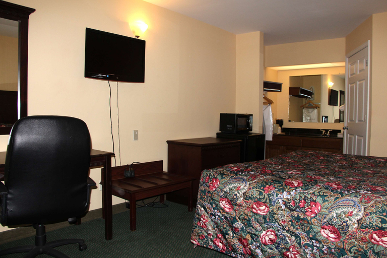 Bedroom 3, Jameson Inns Oakwood, Hall