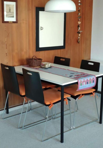 Dining 5, Near the Beach Modern Retreat, Friesland