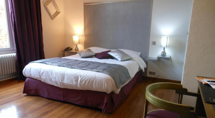 Bedroom 2, Hotel de l'Ecu de France, Loiret
