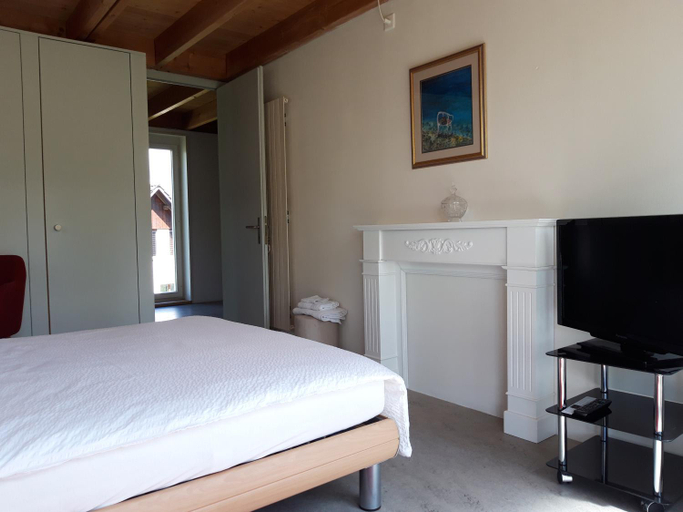 Others 4, B&B 25, Münchwilen