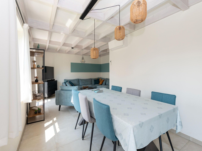 Dining 1, Holiday Home in Koksijde With Garden & Parking, West-Vlaanderen