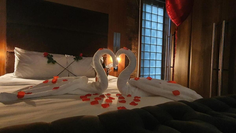 Bedroom 2, Infinity PartyPadsLiverpool Hen and Stag Welcome, Sefton