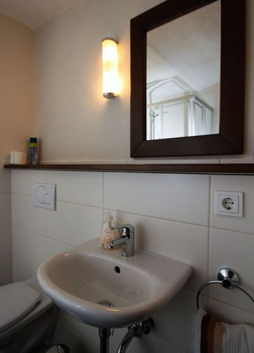 Bathroom 2, Eifel Farmhouse Comfortable Holiday Residence, Eifelkreis Bitburg-Prüm