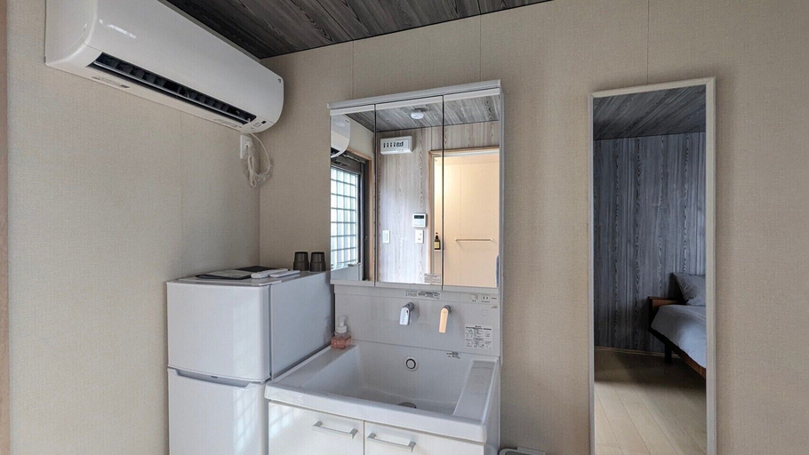 Bathroom 3, Yonaguni Hotel Mumbu Sonai, Yonaguni