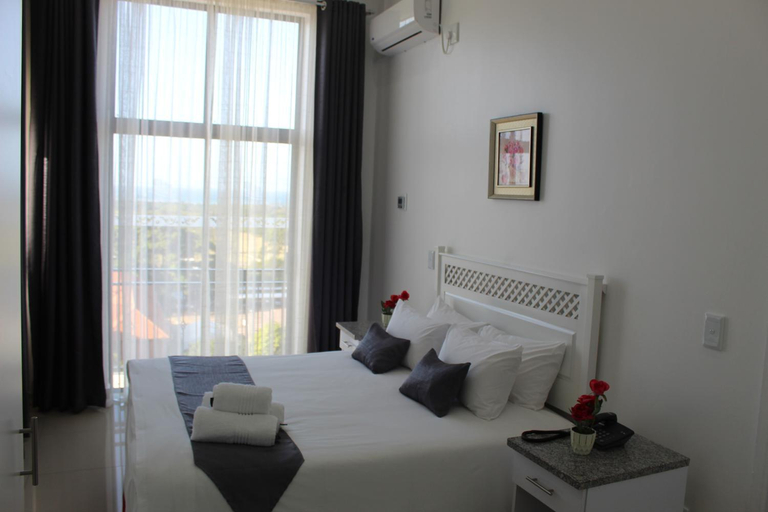 Bedroom 2, Royal Ushaka Hotel Morningside, eThekwini