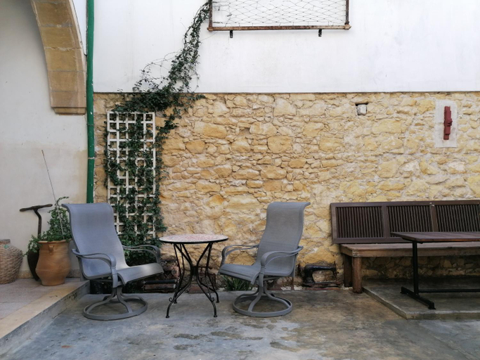 Others 5, Le Mat Hostel, Larnaca