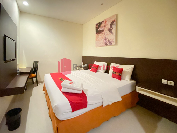 Bedroom, Hotel Alpha Makassar RedPartner, Makassar