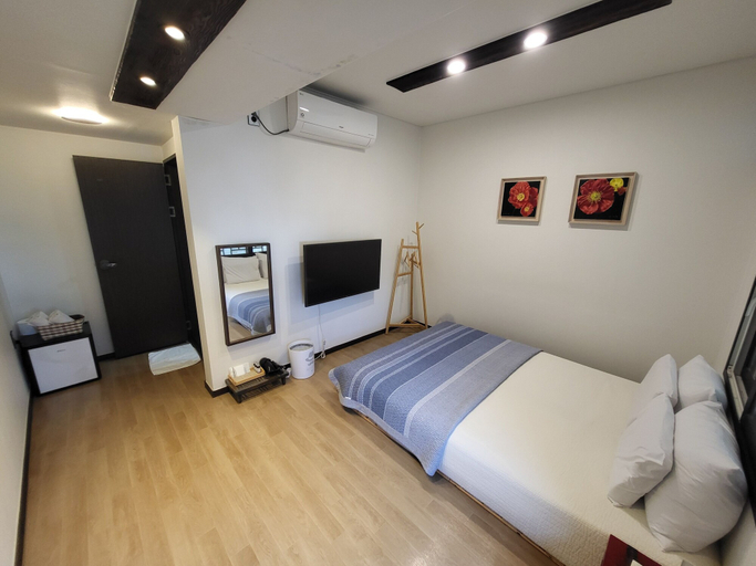 Bedroom 2, Naganjae, Gyeongju