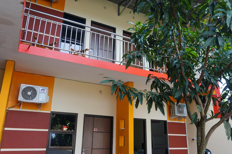 Exterior & Views 1, RedDoorz near Stasiun Kroya (permanently closed), Cilacap