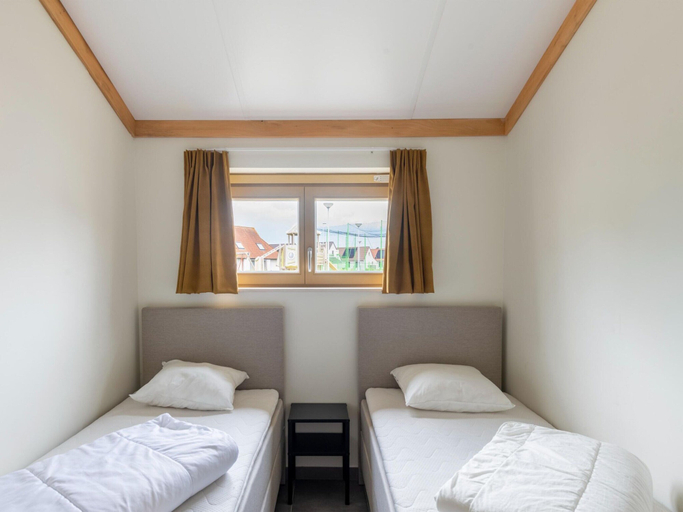 Room 4, Holiday Home in Koksijde With Garden, West-Vlaanderen