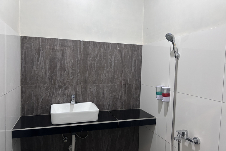 Bathroom 3, GS 2 Syariah, Sukoharjo