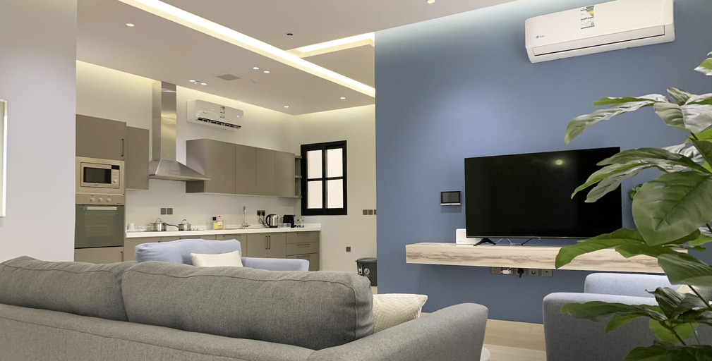 Others 4, Kease Mughrizat C-6 Royal touch AX19, Riyadh