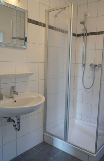 Bathroom 2, Holiday Apartment in Beatenberg, Nordfriesland