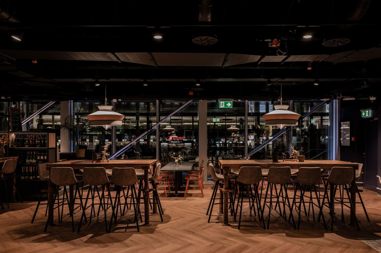 Food & Drinks 18