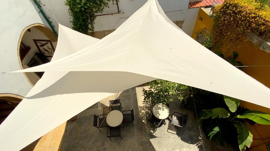 Others 4, Le Mat Hostel, Larnaca