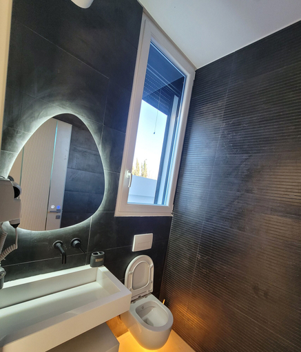 Bathroom 4, La Mirage Group Villas, Durrësit