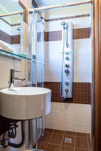 Bathroom 2, Villa Pervoli, Crete