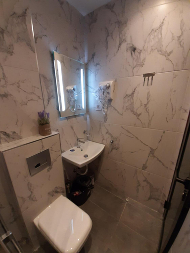 Bathroom 4, Grand Agia Triada, Central Macedonia