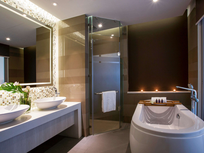 Bedroom 5, Grand Mercure Phuket Patong, Phuket Island