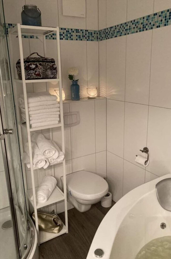Bathroom 2, Heimathafen Greetsiel, Aurich