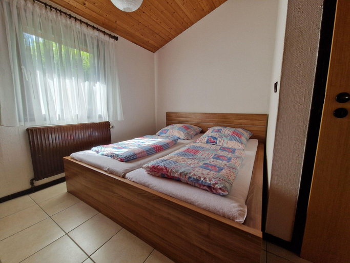 Room 5, Holiday Home in Germany With Idyllic Nature, Hersfeld-Rotenburg