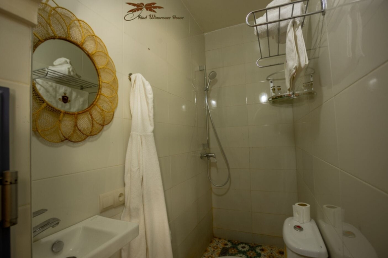 Bathroom 4, Riad Winarouze, Marrakech
