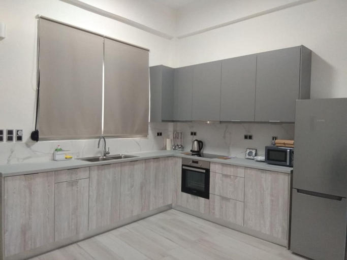 Others 5, Malamatenia 's Maisonette, Crete